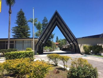 Belmont Palms Motel - Travel Search 0