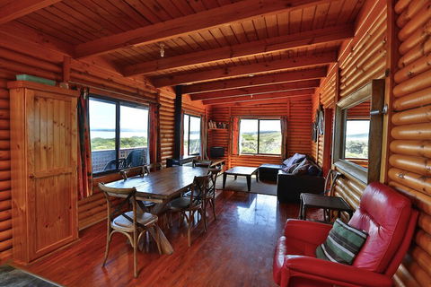 Cloudy Bay Cabin - Cruises Travel 4