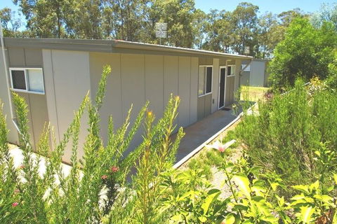 Honeybee Country Accommodation - Tourism Guide 6