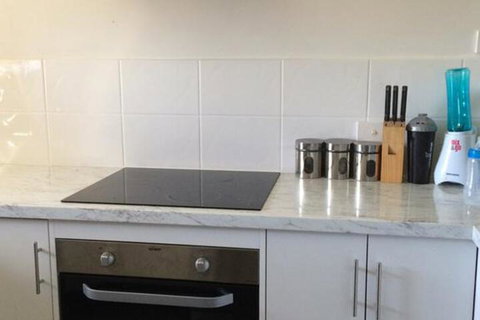 Maple Tree Cottage - Travel Agents 2