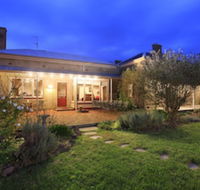 Lochinver Farm Homestead  Cottages - Cruises Travel