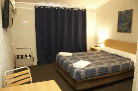 The Plains Motor Inn - Tourism Guide 4