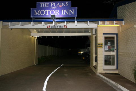 The Plains Motor Inn - Tourism Guide 3