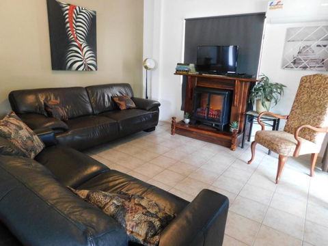 Riverbend Lodge - Travel Search 2
