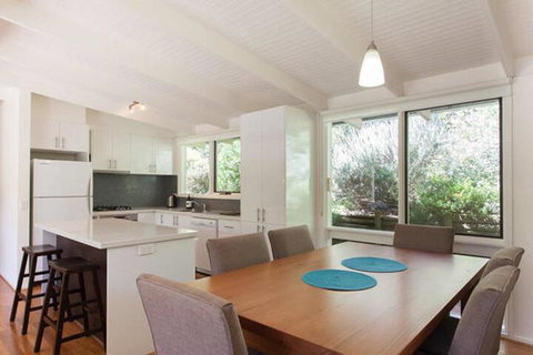 Maryrose Beautiful Close Walk To The Beach - Travel Agents 0