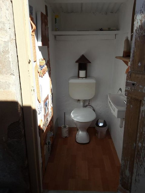 A La Folly - Travel Search 3