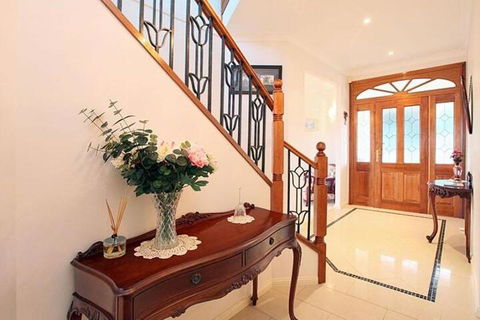 Cape View Manor Bed & Breakfast - Cruises Travel 6