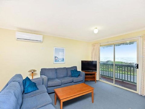 Tahren Beachfront Shack - Travel Agents 4