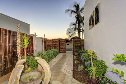 ZEN Beach Retreat - Tourism Guide 0