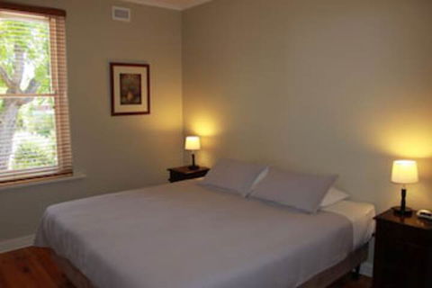 Warwick Apartment - Travel Agents 0