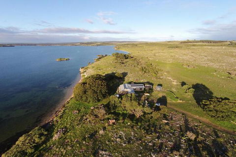 Ratcliff Cottage - Cruises Travel 2