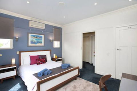 Little St Kilda - Travel Agents 0