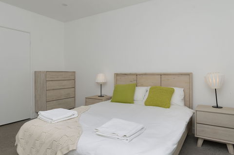 Sunset Place Apartments - Travel Agents 6