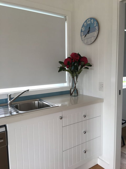 Red Waratah - Travel Agents 0