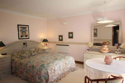 Kalimna Spa Room - Tourism Guide 5