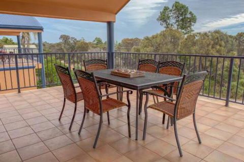 The Curly Seahorse - Travel Search 7