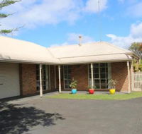 Stylish 2 Bedroom Unit - Travel Agents