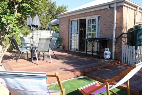 Stylish 2 Bedroom Unit - Travel Agents 4