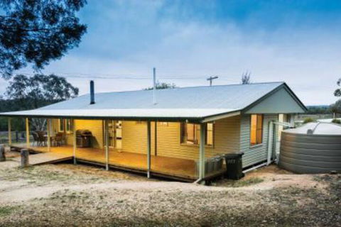 Lavender Vale Cottages - Travel Agents 0