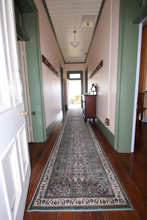 Lavender Vale Cottages - Travel Agents 4