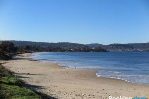 Beachside Rest - Travel Agents 3