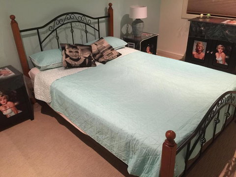 Paradise By The Bay - Travel Agents 1