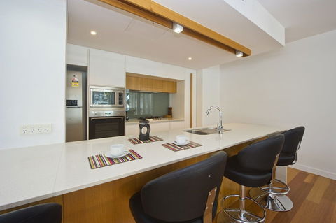 Maggies Beachfront Apt. 3 - Travel Search 1