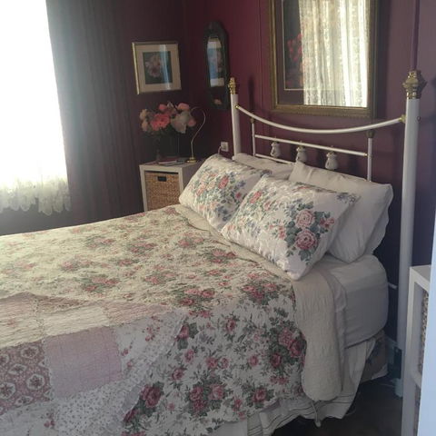 Ivy May Cottage - Cruises Travel 2