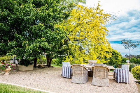 The Cottage - Travel Agents 3