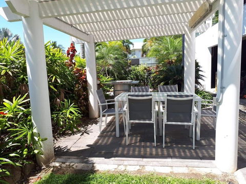 Hinchinbrook Harbour Apartments - Tourism Guide 4