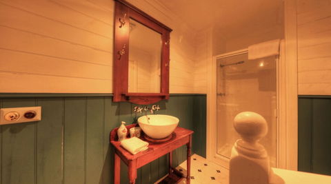 Grace's Spa Cottage - Travel Agents 5