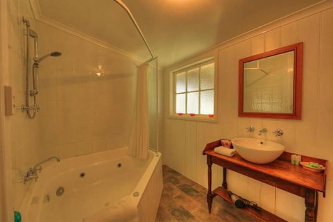 Grace's Spa Cottage - Travel Agents 3