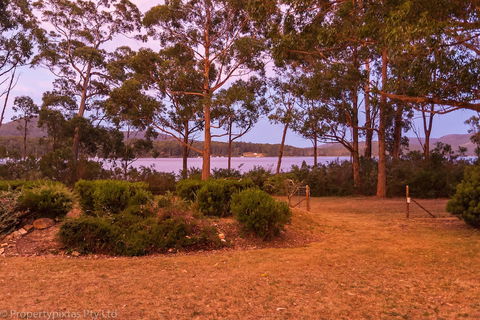 Bay Retreat Port Arthur - Cruises Travel 0