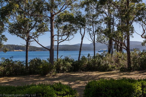 Bay Retreat Port Arthur - Cruises Travel 6