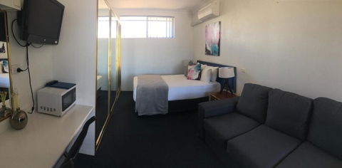Tall Timbers Motel - Tourism Guide 1