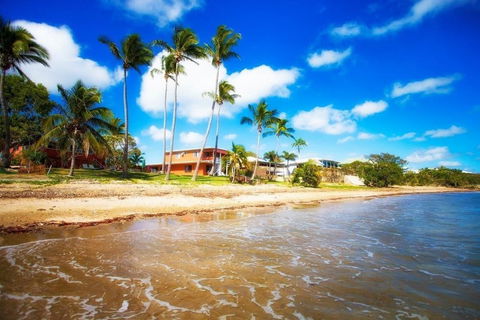 Seaspray Waterfront Holiday Units - Cruises Travel 3