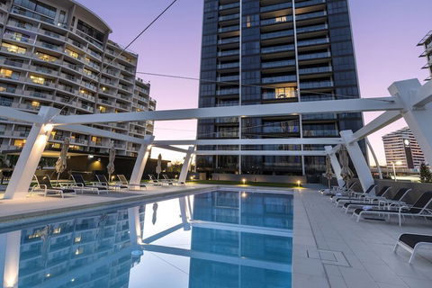 Avani Broadbeach Residences - Cruises Travel 3
