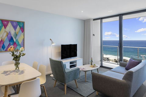 Avani Broadbeach Residences - Cruises Travel 7