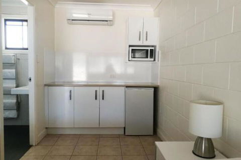 Augathella Motel & Caravan Park - Travel Search 3