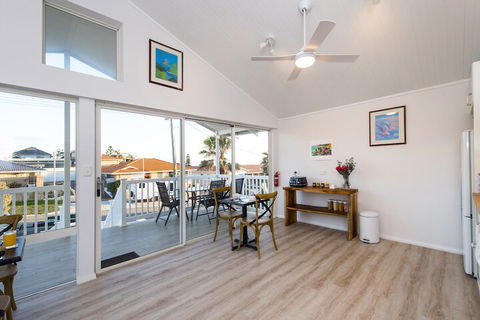 North Beach Bed And Breakfast - Travel Agents 3