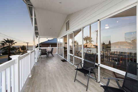 North Beach Bed And Breakfast - Travel Agents 6