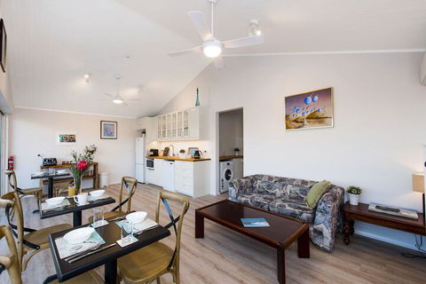 North Beach Bed And Breakfast - Travel Agents 5