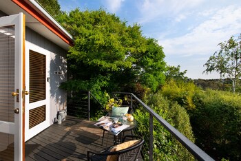Gables Bend On High - Tourism Guide 5