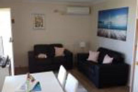Unit 2 Breakaway Lodge - Tourism Guide 0