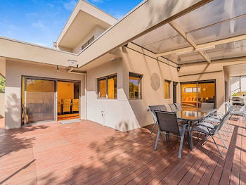 Broadwater By The Beach - With Heated Outdoor Spa - Travel Agents 2