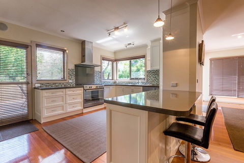 Broadwater By The Beach - With Heated Outdoor Spa - Travel Agents 3