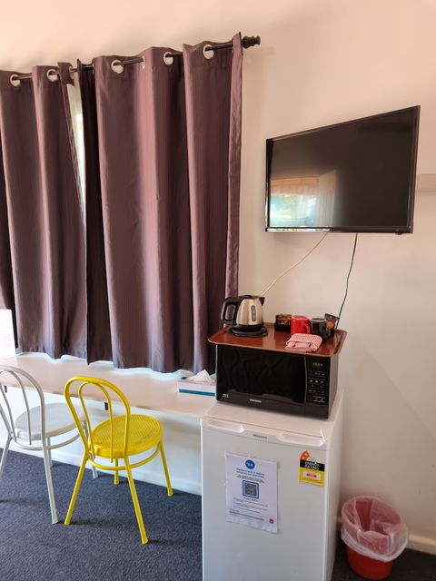 Taree Lodge Motel - Cruises Travel 1