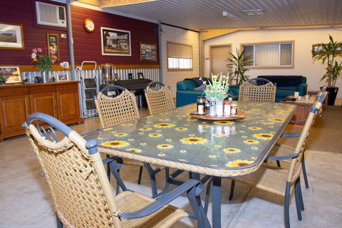 Chrissie's Dongara - Pet Friendly - Travel Agents 5