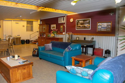 Chrissie's Dongara - Pet Friendly - Travel Agents 1