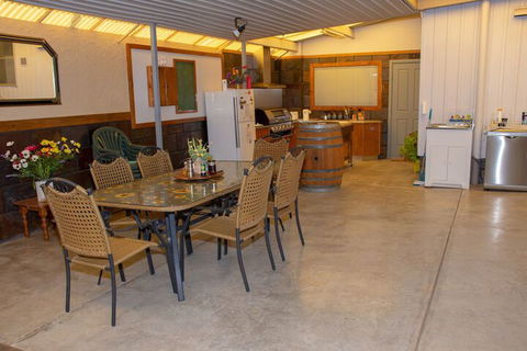 Chrissie's Dongara - Pet Friendly - Travel Agents 7